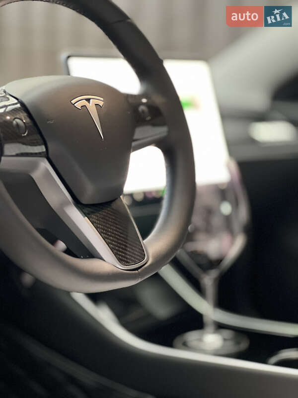 Седан Tesla Model 3 2019 в Ирпене