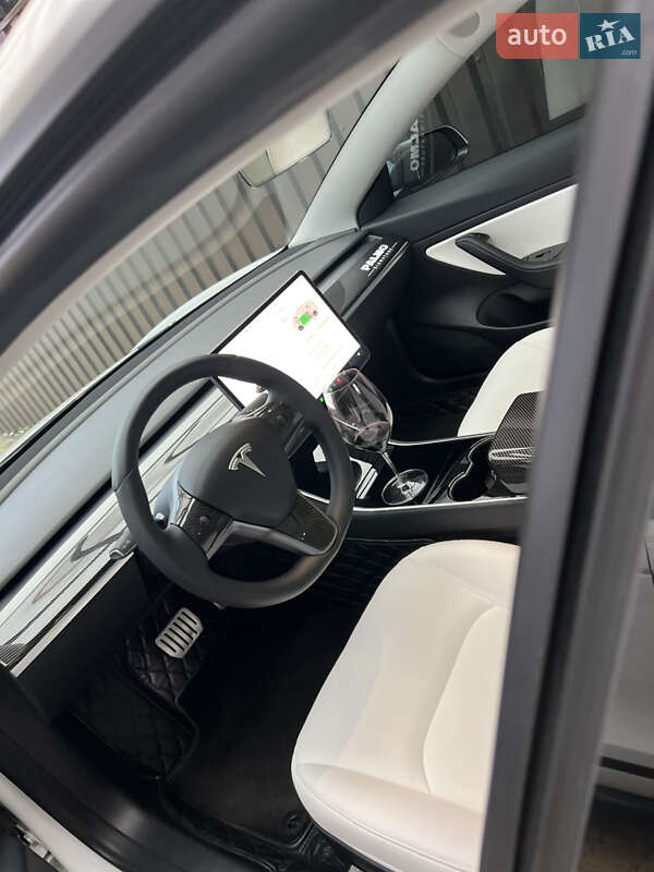 Седан Tesla Model 3 2019 в Ирпене