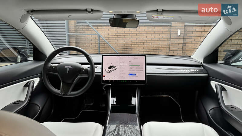 Седан Tesla Model 3 2019 в Ирпене