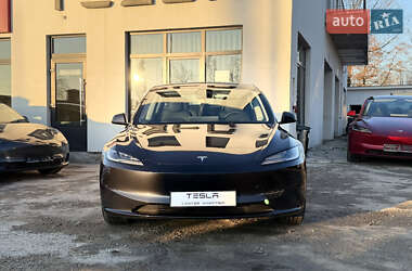 Седан Tesla Model 3 2024 в Вінниці