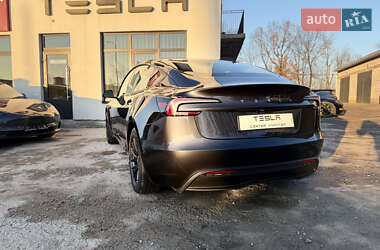 Седан Tesla Model 3 2024 в Вінниці