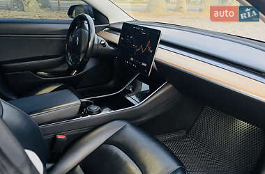 Седан Tesla Model 3 2018 в 