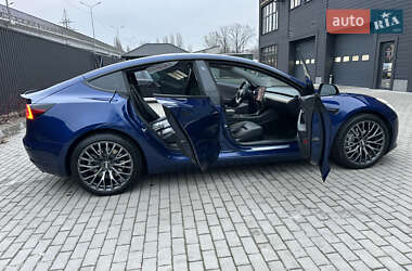 Седан Tesla Model 3 2020 в Броварах