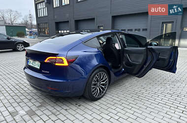 Седан Tesla Model 3 2020 в Броварах