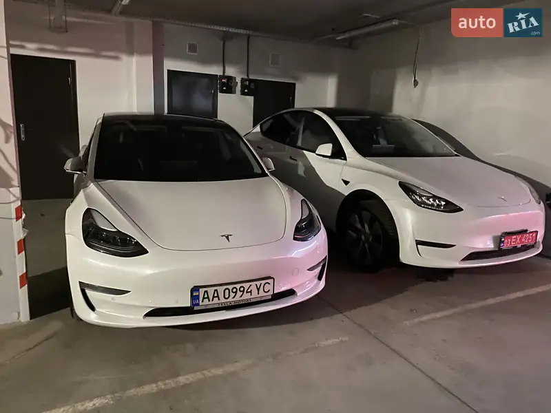 Седан Tesla Model 3 2020 в 