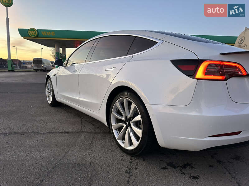 Tesla Model 3 2018 Tesla Model 3 2018