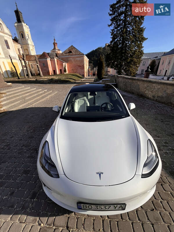 Седан Tesla Model 3 2021 в Тернополе