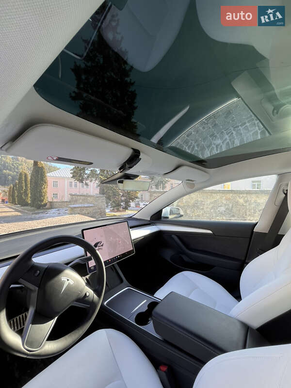 Седан Tesla Model 3 2021 в Тернополе
