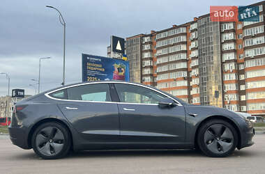 Седан Tesla Model 3 2019 в Тернополі