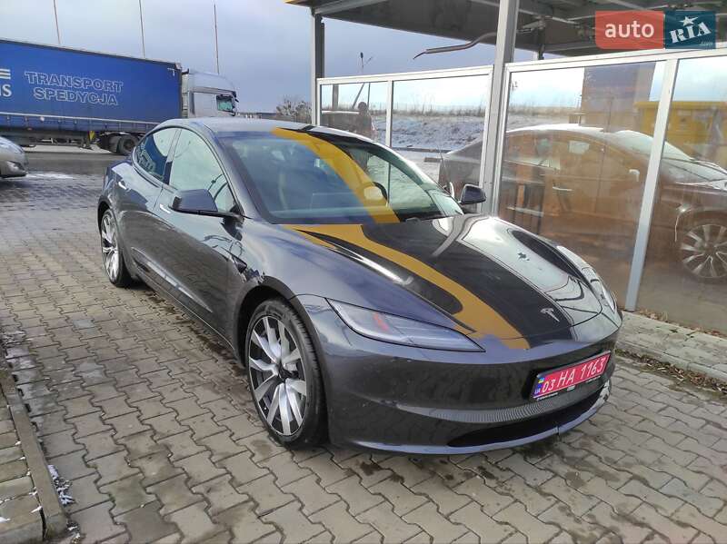 Седан Tesla Model 3 2024 в Луцке