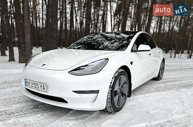 Седан Tesla Model 3 2021 в Дубні