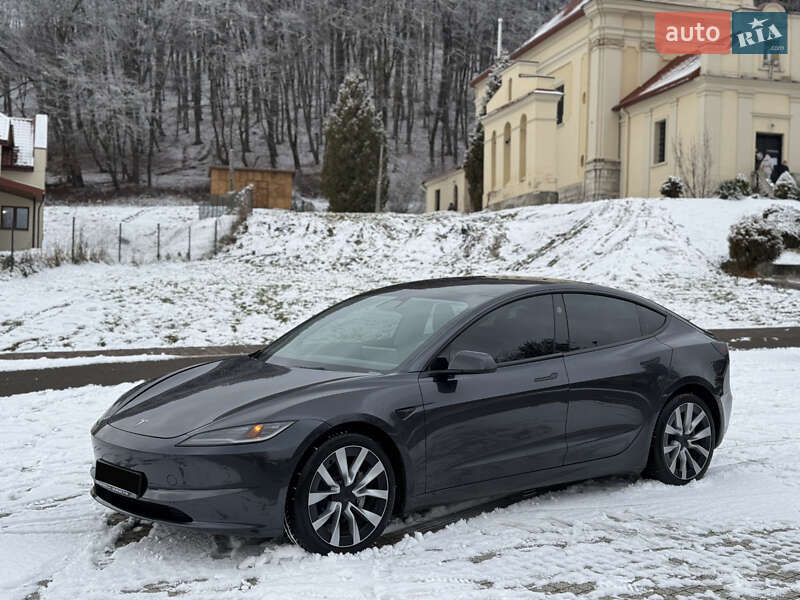 Седан Tesla Model 3 2024 в Львові