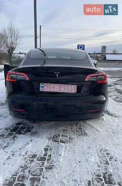 Седан Tesla Model 3 2020 в Трускавці