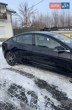 Седан Tesla Model 3 2020 в Трускавці