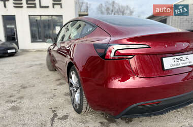 Седан Tesla Model 3 2024 в 