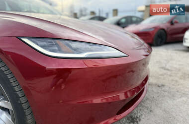 Седан Tesla Model 3 2024 в 