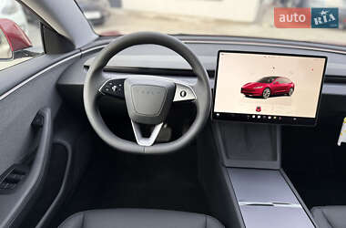 Седан Tesla Model 3 2024 в 