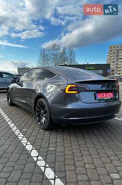 Седан Tesla Model 3 2023 в Львові