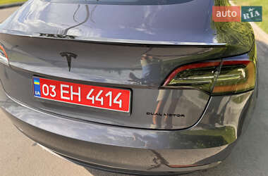 Седан Tesla Model 3 2019 в 