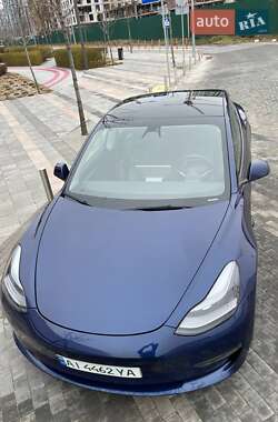Седан Tesla Model 3 2021 в 
