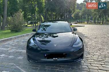 Седан Tesla Model 3 2023 в 