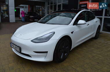 Седан Tesla Model 3 2022 в Львове