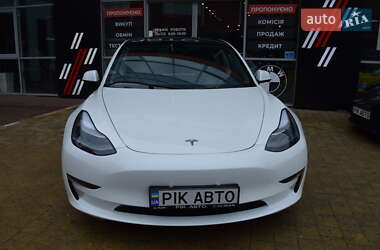 Седан Tesla Model 3 2022 в Львове