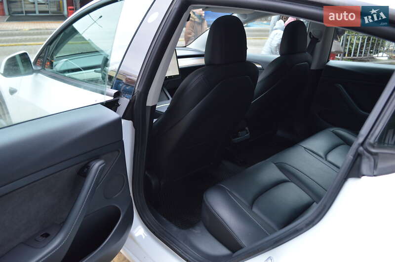 Седан Tesla Model 3 2022 в Львові фото 25 Седан Tesla Model 3 2022 в Львові