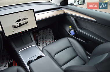 Седан Tesla Model 3 2022 в Львове
