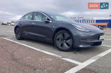 Седан Tesla Model 3 2018 в Львові