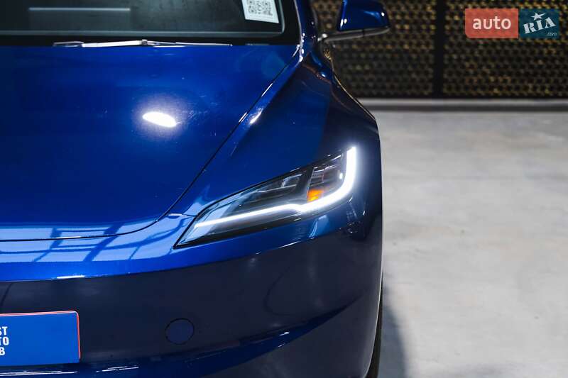 Седан Tesla Model 3 2024 в Луцьку