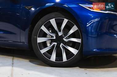 Седан Tesla Model 3 2024 в 