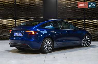 Седан Tesla Model 3 2024 в 