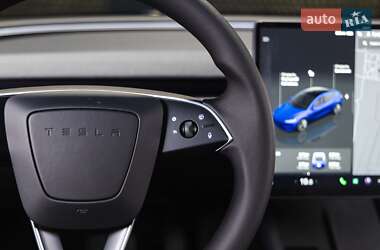 Седан Tesla Model 3 2024 в 