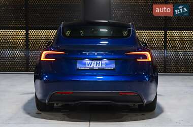 Седан Tesla Model 3 2024 в 