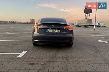 Седан Tesla Model 3 2022 в Одессе