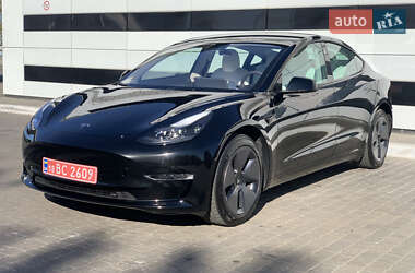 Седан Tesla Model 3 2023 в Рівному