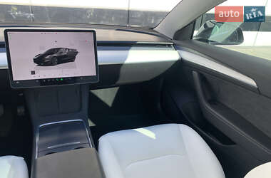 Седан Tesla Model 3 2023 в Рівному