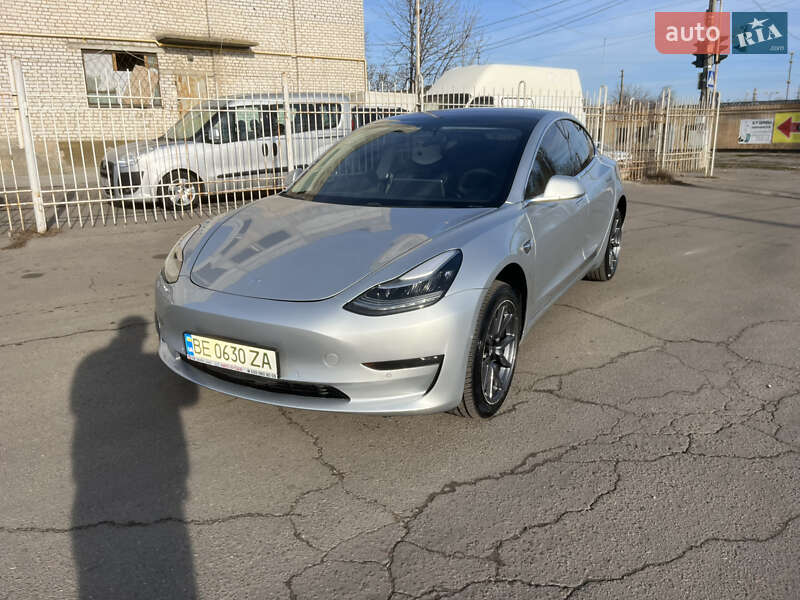 Седан Tesla Model 3 2018 в Николаеве