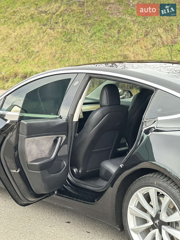 Седан Tesla Model 3 2020 в Одессе