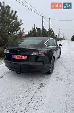 Седан Tesla Model 3 2020 в Рівному