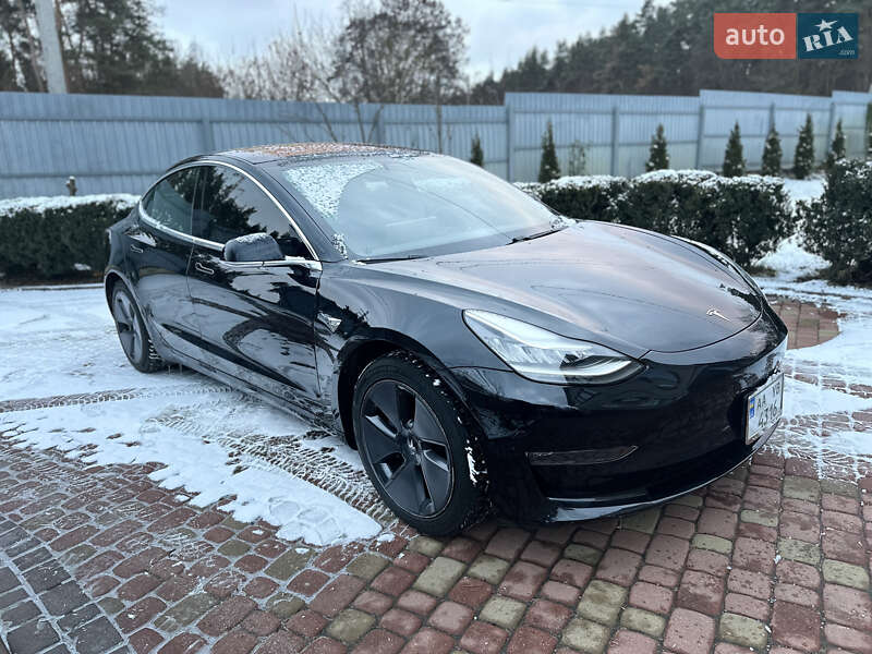 Седан Tesla Model 3 2018 в Житомирі