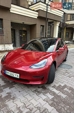 Седан Tesla Model 3 2020 в Киеве