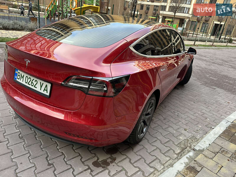 Седан Tesla Model 3 2020 в Києві