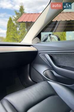 Седан Tesla Model 3 2018 в 
