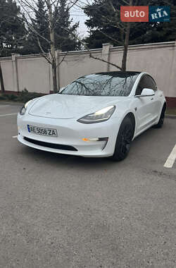 Седан Tesla Model 3 2019 в Дніпрі