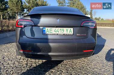 Седан Tesla Model 3 2020 в 