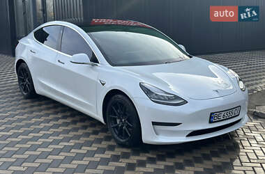 Седан Tesla Model 3 2020 в 