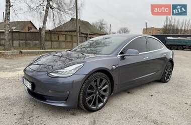 Седан Tesla Model 3 2019 в 