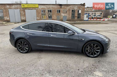 Седан Tesla Model 3 2019 в 